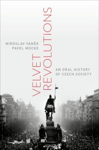 Immagine di copertina: Velvet Revolutions 9780199342723
