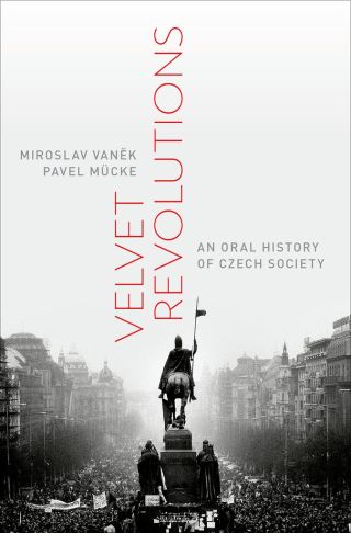 Cover image: Velvet Revolutions 9780199342723