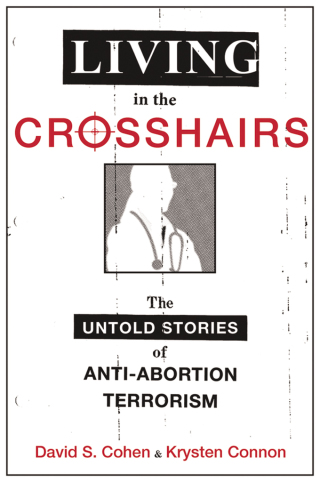 Titelbild: Living in the Crosshairs 9780199377558