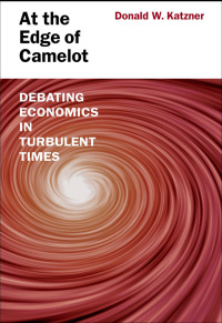 Omslagafbeelding: At the Edge of Camelot 9780199765355