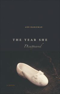 Cover image: The Year She Disappeared 9780292717473