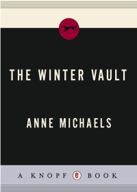Cover image: The Winter Vault 9780307270825