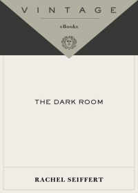 Cover image: The Dark Room 9780375726323
