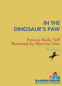 Cover image: In the Dinosaur's Paw 9780440441502
