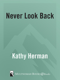 Cover image: Never Look Back 9781590529225