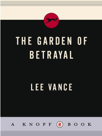 Cover image: The Garden of Betrayal 9780307269775