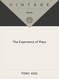 Cover image: The Experience of Place 9780679735946