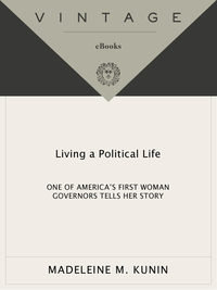 Cover image: Living a Political Life 9780679740087