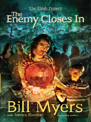 Cover image: The Enemy Closes In 9780310711940