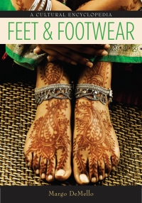 Omslagafbeelding: Feet and Footwear 1st edition 9780313357145
