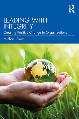 Immagine di copertina: Leading with Integrity 1st edition 9780367820268