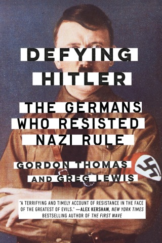 Cover image: Defying Hitler 9780451489043