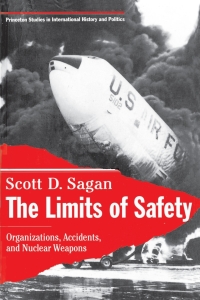 Immagine di copertina: The Limits of Safety 9780691021010
