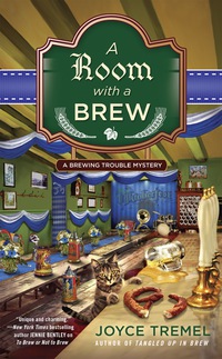 Cover image: A Room with a Brew 9780425277713