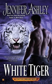 Cover image: White Tiger 9780425281352