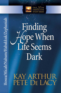 Cover image: Finding Hope When Life Seems Dark 9780736918251