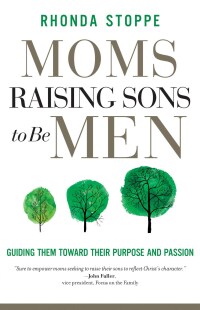 Imagen de portada: Moms Raising Sons to Be Men 9780736986496