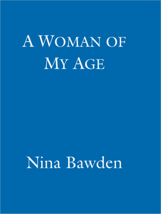 Cover image: A Woman Of My Age 9780748127382