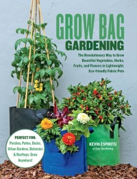 Omslagafbeelding: Grow Bag Gardening 9780760368688