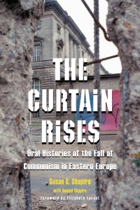 Cover image: The Curtain Rises 9780786416721