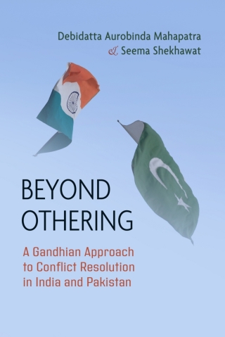 Cover image: Beyond Othering 9780815638100