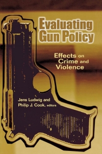 Omslagafbeelding: Evaluating Gun Policy 9780815753124