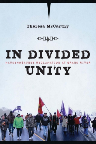 Cover image: In Divided Unity 9780816537297