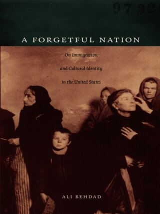 Titelbild: A Forgetful Nation 9780822336068