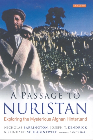 表紙画像: A Passage to Nuristan 1st edition 9781845111755