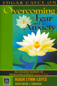 Omslagafbeelding: Edgar Cayce on Overcoming Fear and Anxiety 9780876044940