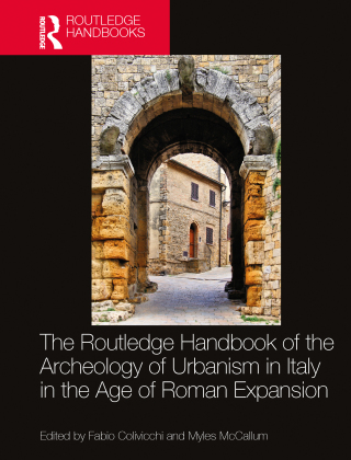 Imagen de portada: The Routledge Handbook of the Archaeology of Urbanism in Italy in the Age of Roman Expansion 1st edition 9781032222684