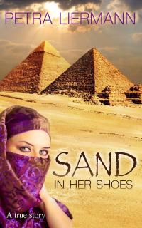 Omslagafbeelding: Sand in her shoes 9781071550052