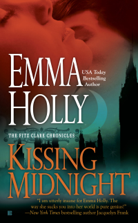 Cover image: Kissing Midnight 9780425223390