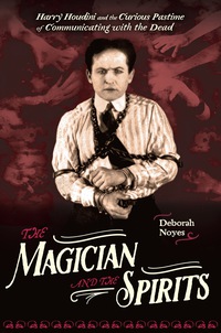 Cover image: The Magician and the Spirits 9780803740181