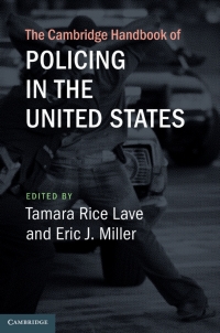 Imagen de portada: The Cambridge Handbook of Policing in the United States 1st edition 9781108420556