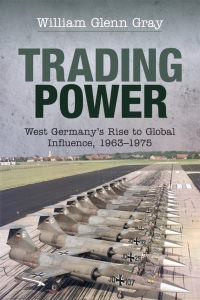 Cover image: Trading Power 9781108424646