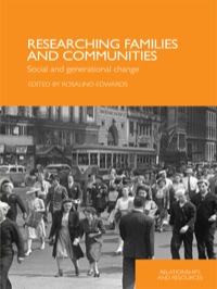 表紙画像: Researching Families and Communities 1st edition 9780415427111
