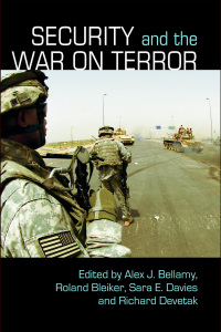 صورة الغلاف: Security and the War on Terror 1st edition 9780415368445