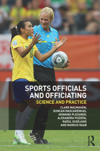 Omslagafbeelding: Sports Officials and Officiating 1st edition 9780415835756