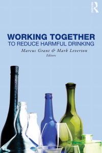 صورة الغلاف: Working Together to Reduce Harmful Drinking 1st edition 9780415800877