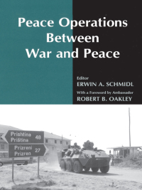 Imagen de portada: Peace Operations Between War and Peace 1st edition 9780714680521