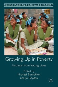 Cover image: Growing Up in Poverty 9781137404022