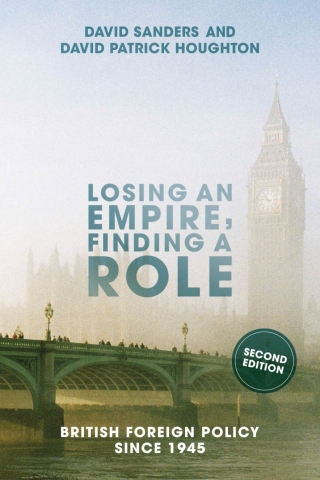 Omslagafbeelding: Losing an Empire, Finding a Role 2nd edition 9781137357151