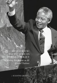 Omslagafbeelding: Democratic South Africa's Foreign Policy 9781137593801