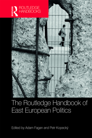 Omslagafbeelding: The Routledge Handbook of East European Politics 1st edition 9781138919754