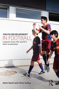 Titelbild: Youth Development in Football 1st edition 9780415814980