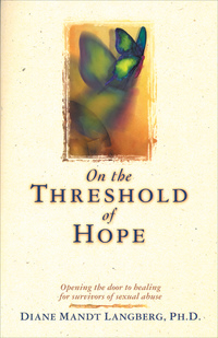 Titelbild: On the Threshold of Hope 9780842343626