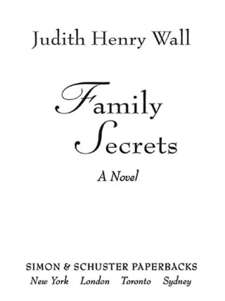 Cover image: Family Secrets 9780743297059