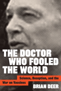Imagen de portada: The Doctor Who Fooled the World 9781421438009