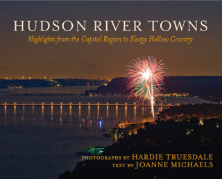 Cover image: Hudson River Towns 9781438439631